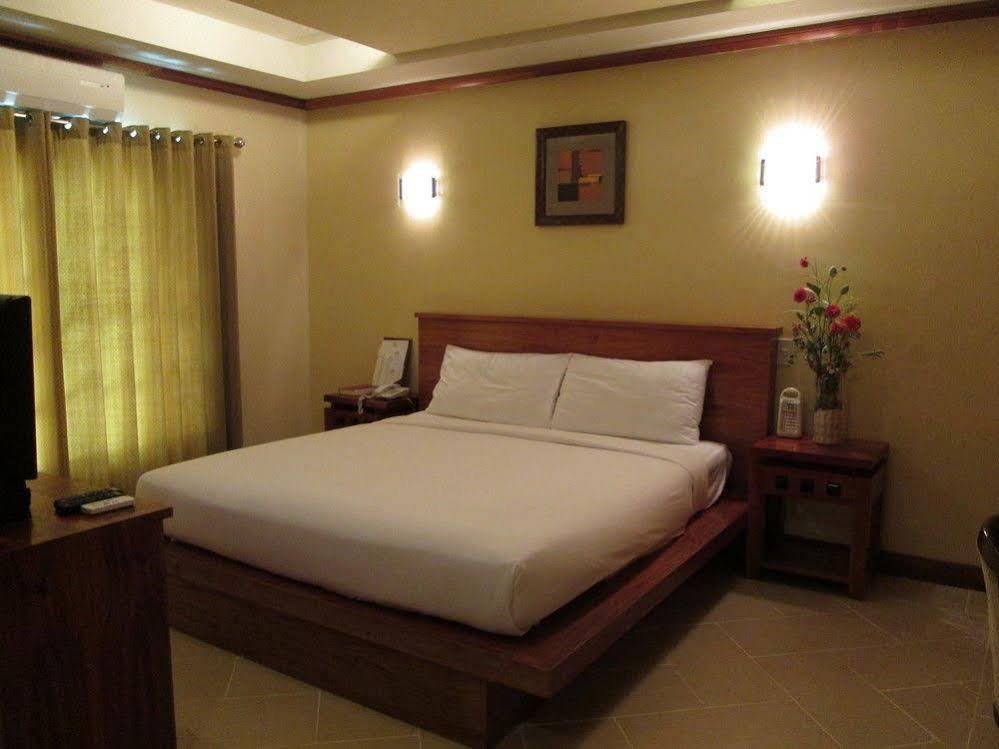 Boracay Beach Club Balabag  Bagian luar foto